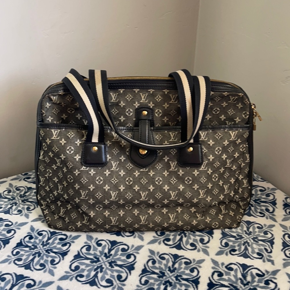LOUIS VUITTON BAG